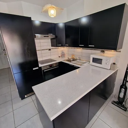 Pool View 2 Bed Duplex In Castle Harbourc204 * Los Cristianos (Tenerife)